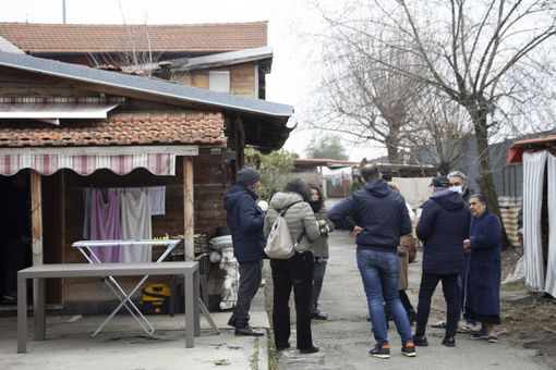 Collegno "dice addio" al campo rom di strada della Berlia