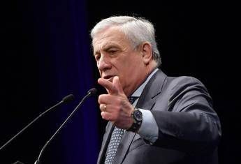 Ius scholae, Tajani: "Proposta in sintonia con programma centrodestra, anche Fdi era d'accordo" Ius scholae, Tajani: "Proposta in sintonia con programma centrodestra, anche Fdi era d'accordo"