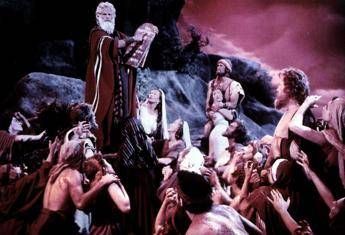 All'asta un pezzo di storia del cinema, le tavole dei 'Dieci Comandamenti' di Cecil DeMille All'asta un pezzo di storia del cinema, le tavole dei 'Dieci Comandamenti' di Cecil DeMille