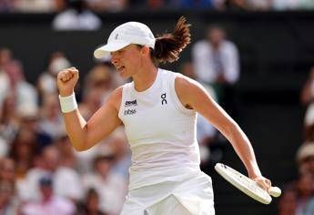 Wimbledon, Swiatek è la nuova 'Regina': dominata Anisimova con doppio 6-0 Wimbledon, Swiatek è la nuova 'Regina': dominata Anisimova con doppio 6-0