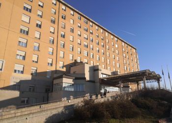 L'uomo è stato portato all'ospedale di Rivoli L'uomo è stato portato all'ospedale di Rivoli