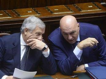 Iran, oggi Tajani e Crosetto in Parlamento. Opposizioni in pressing: "In Aula venga Meloni"