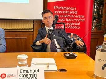 Fine vita, l'attivista Emmanuel Cosmin Stoica: "Una legge simile è la sconfitta della civiltà" Fine vita, l'attivista Emmanuel Cosmin Stoica: "Una legge simile è la sconfitta della civiltà"