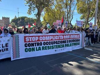 "Stop genocidio", a Roma la grande manifestazione per Gaza "Stop genocidio", a Roma la grande manifestazione per Gaza