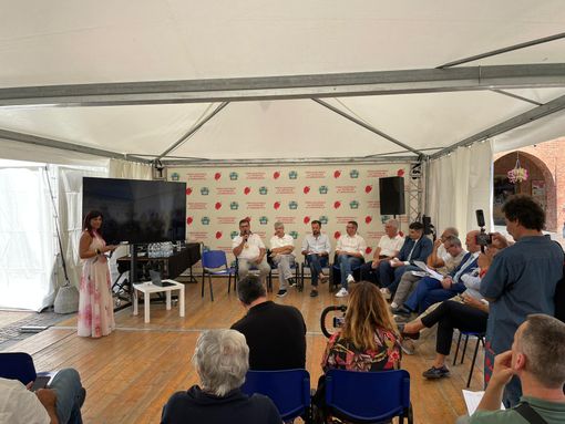 Parla Con Me® alla 75/a Fiera Nazionale del Peperone di Carmagnola: Eventi su Sostenibilità Alimentare e Distretti del Cibo Parla Con Me® alla 75/a Fiera Nazionale del Peperone di Carmagnola: Eventi su Sostenibilità Alimentare e Distretti del Cibo
