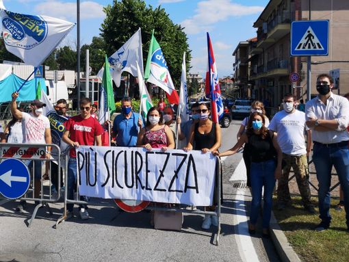 Centro accoglienza di Alpignano: il centrodestra unito in presidio per chiedere più sicurezza Centro accoglienza di Alpignano: il centrodestra unito in presidio per chiedere più sicurezza
