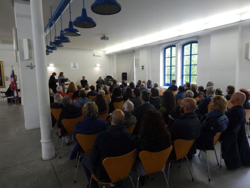 Il “Salone Off” ad Alpignano si è chiuso con l'appuntamento con Alberto Schiavone Il “Salone Off” ad Alpignano si è chiuso con l'appuntamento con Alberto Schiavone