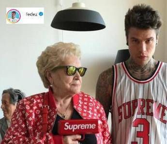 Lutto per Fedez, è morta nonna Luciana Lutto per Fedez, è morta nonna Luciana