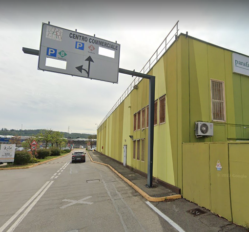 Centro commerciale con indicazioni