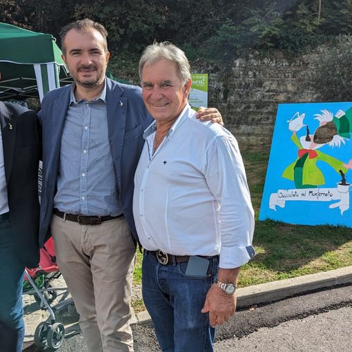 Persone in foto di gruppo