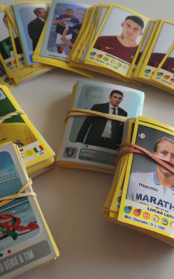 Intesa Sanpaolo regala 18mila album Calciatori Panini e 11 milioni di figurine a minori in difficoltà
