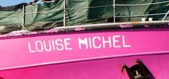 Migranti, 50 in fuga dalla Libia soccorsi dalla nave di Banksy: "Esausti e bisognosi di cure" Migranti, 50 in fuga dalla Libia soccorsi dalla nave di Banksy: "Esausti e bisognosi di cure"