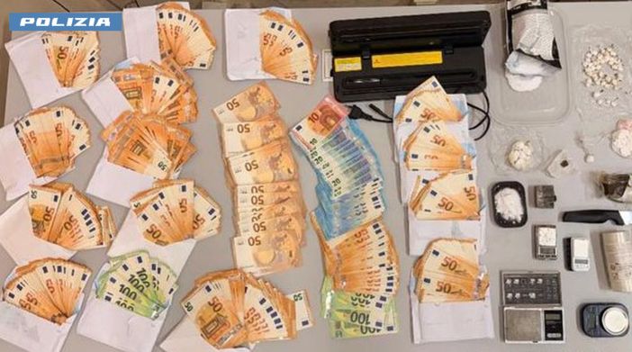 Madonna di Campagna, hashish e proiettili nelle cantine della case popolari "Le Torri"