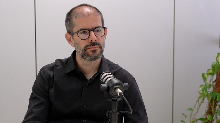 &quot;Abbiamo ricevuto il tuo curriculum&quot;: come difendersi dalle truffe al telefono o online. L'intervista all'informatico forense [VIDEO]