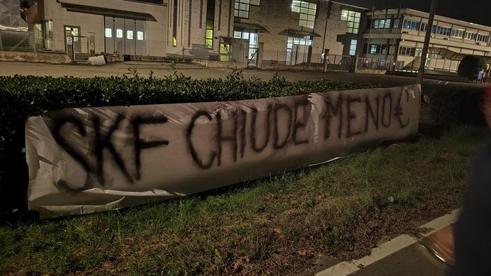 striscione di protesta striscione di protesta