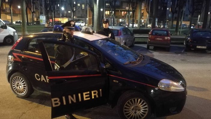 Picchiato in piazza della Repubblica a Collegno, denunciato un 19enne Picchiato in piazza della Repubblica a Collegno, denunciato un 19enne