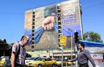 Usa-Iran, Stretto di Hormuz e negoziati: i messaggi di Trump e lo scenario Usa-Iran, Stretto di Hormuz e negoziati: i messaggi di Trump e lo scenario