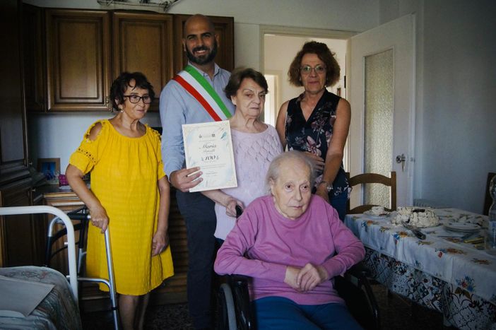 Collegno festeggia i primi 100 anni della signora Maria Porcelli