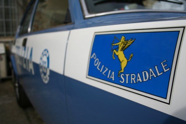 Rivoli, tir perde il carico in tangenziale: sfiorata una tragedia Rivoli, tir perde il carico in tangenziale: sfiorata una tragedia