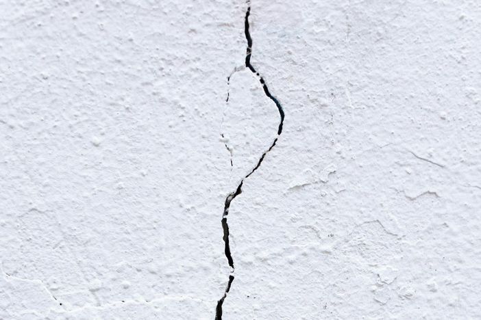 Le Crepe nei Muri: Cause, Conseguenze e Soluzioni Innovative