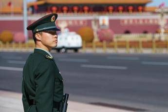 Le mire della Cina su Okinawa, aereo militare punta radar contro jet del Giappone Le mire della Cina su Okinawa, aereo militare punta radar contro jet del Giappone