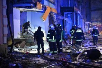 Ucraina, raid di droni russi in tutto il Paese: diverse vittime. Trump: "Situazione difficile" Ucraina, raid di droni russi in tutto il Paese: diverse vittime. Trump: "Situazione difficile"