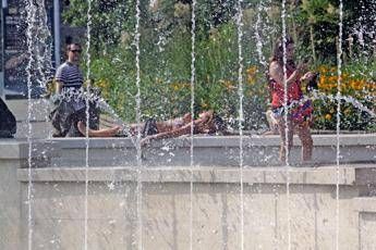 Meno caldo dal weekend, ma arrivano violenti temporali con grandine: le previsioni Meno caldo dal weekend, ma arrivano violenti temporali con grandine: le previsioni