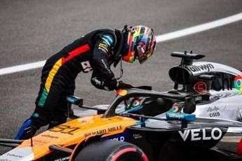 Piastri e la penalità nel Gp di Silverstone, cos'è successo - Video Piastri e la penalità nel Gp di Silverstone, cos'è successo - Video