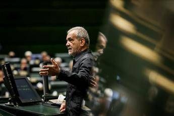 Iran, presidente Pezeshkian "ferito in raid israeliano a giugno" Iran, presidente Pezeshkian "ferito in raid israeliano a giugno"