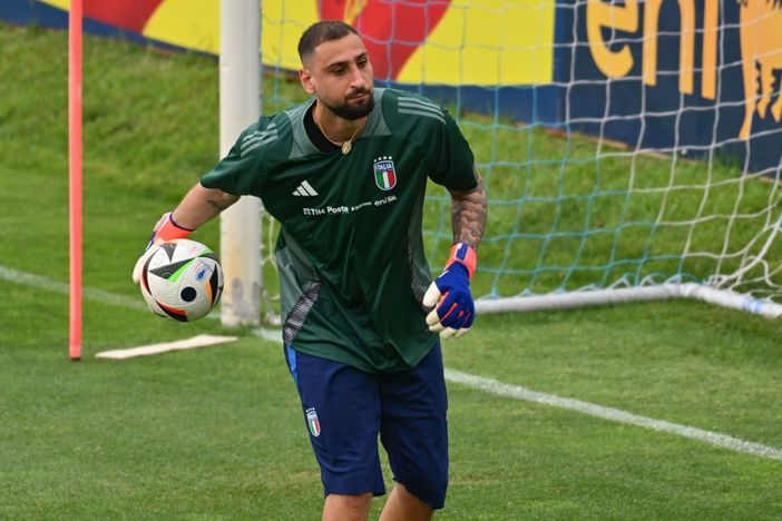 Donnarumma saluta Parigi “Hanno deciso che sono fuori dal gruppo” Donnarumma saluta Parigi “Hanno deciso che sono fuori dal gruppo”