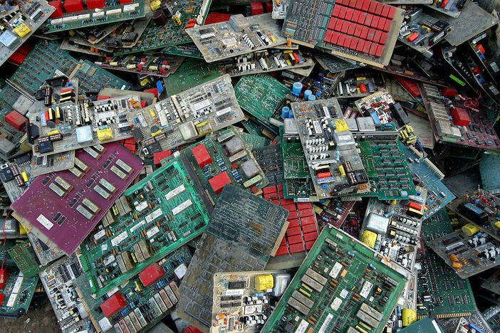 raccolta di rifiuti elettronici