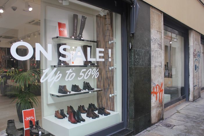 Sabato via ai saldi estivi in Piemonte, Confesercenti: "Scontrino medio da 140 euro". Ma dilagano gli sconti anticipati Sabato via ai saldi estivi in Piemonte, Confesercenti: "Scontrino medio da 140 euro". Ma dilagano gli sconti anticipati