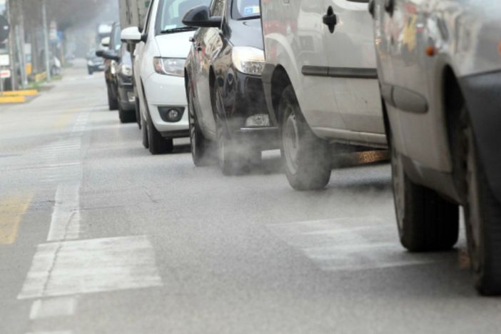 Scende lo smog, domani a Torino e provincia via libera ai diesel Euro 4 e 5 Scende lo smog, domani a Torino e provincia via libera ai diesel Euro 4 e 5