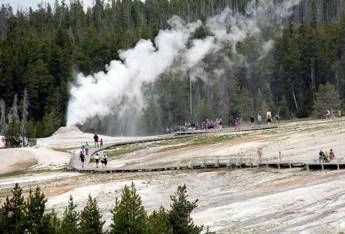 Usa, parchi più cari per gli stranieri: Trump firma ordine esecutivo Usa, parchi più cari per gli stranieri: Trump firma ordine esecutivo