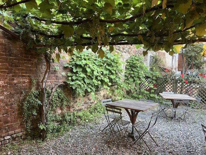 Una immagine dell'Enoteca 325 a Rivoli Una immagine dell'Enoteca 325 a Rivoli