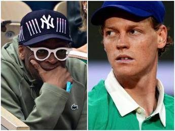 Prova ad applaudire Sinner, lui lo ignora: la 'figuraccia' di Spike Lee a Parigi - Video