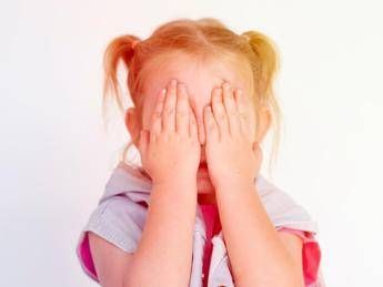 Bimbi in ansia già a 2 anni. Le paure? Buio, mostri e distacco dai genitori Bimbi in ansia già a 2 anni. Le paure? Buio, mostri e distacco dai genitori