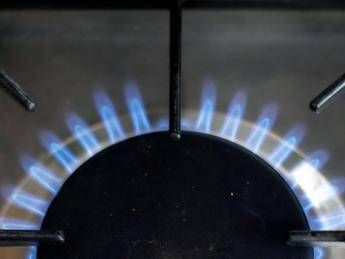 Bollette, carburanti, voli, carrello della spesa: l'impatto della guerra tra rincari e ricadute
