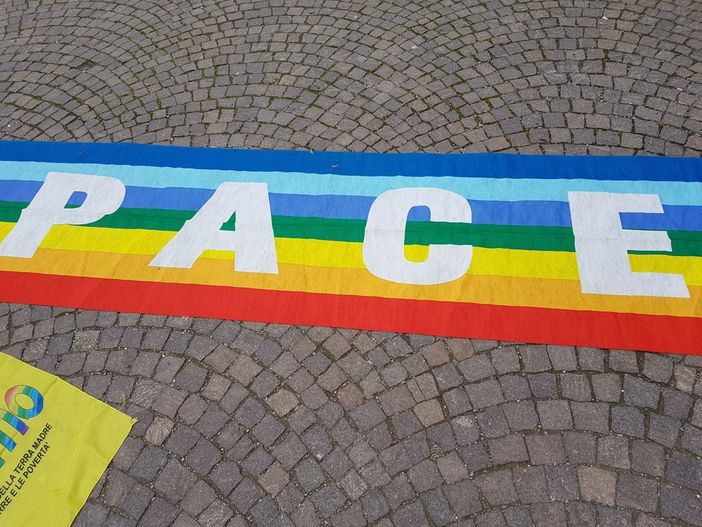 A Grugliasco un presidio per la pace in piazza 66 Martiri