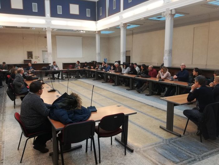 Auchan-Conad, la Vertenza Torino si muove anche tra gli scaffali del supermercato: "Servono certezze per 900 lavoratori in tutta la provincia" Auchan-Conad, la Vertenza Torino si muove anche tra gli scaffali del supermercato: "Servono certezze per 900 lavoratori in tutta la provincia"