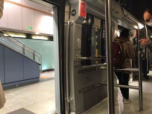 Stop di un'ora alla metropolitana di Torino per atti vandalici Stop di un'ora alla metropolitana di Torino per atti vandalici