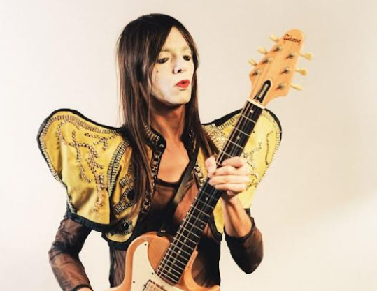 Lucio Corsi, dopo Sanremo 2025 torna al Flowers Festival: il concerto con i Baustelle Lucio Corsi, dopo Sanremo 2025 torna al Flowers Festival: il concerto con i Baustelle