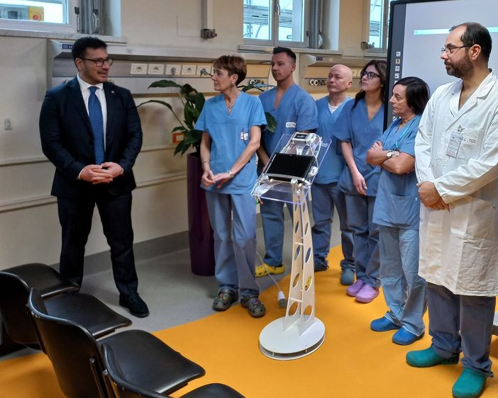 Donati all'ospedale di Rivoli due moderni dispositivi per aiutare i pazienti della rianimazione Donati all'ospedale di Rivoli due moderni dispositivi per aiutare i pazienti della rianimazione