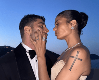 Andrea Iannone compie 36 anni, la dolce dedica di Elodie: "Auguri amore" Andrea Iannone compie 36 anni, la dolce dedica di Elodie: "Auguri amore"