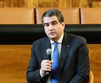 Imprese, Fitto: "Operatori registri imprese fondamentali per diritto e legalità mercato" Imprese, Fitto: "Operatori registri imprese fondamentali per diritto e legalità mercato"