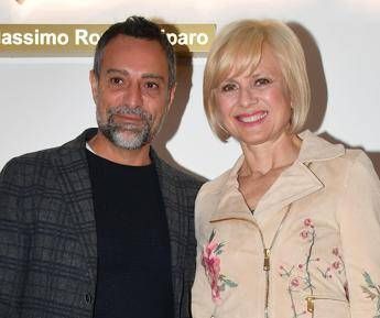 Pietro delle Piane: "Non ho mai tradito Antonella Elia, da sei mesi sono casto" Pietro delle Piane: "Non ho mai tradito Antonella Elia, da sei mesi sono casto"