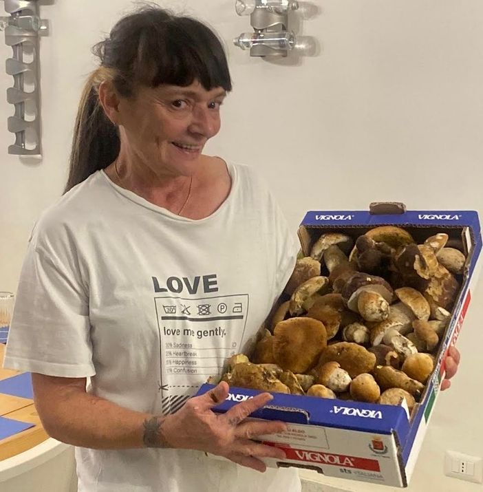 Patrizia Abbate Daga con il cibo di stagione: i funghi Patrizia Abbate Daga con il cibo di stagione: i funghi