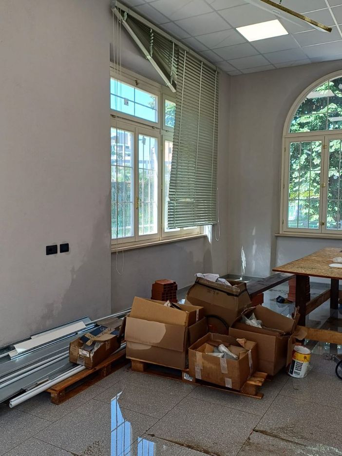 Vandali in azione presso la Villa 6 di Collegno Vandali in azione presso la Villa 6 di Collegno