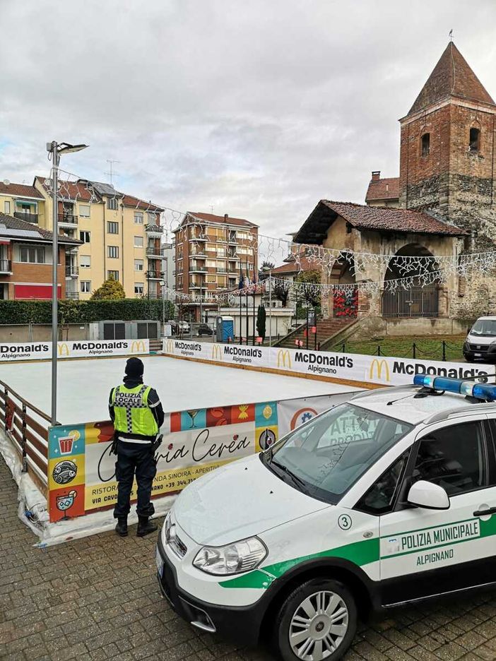 La pista da pattinaggio ripristinata dopo il danneggiamento
