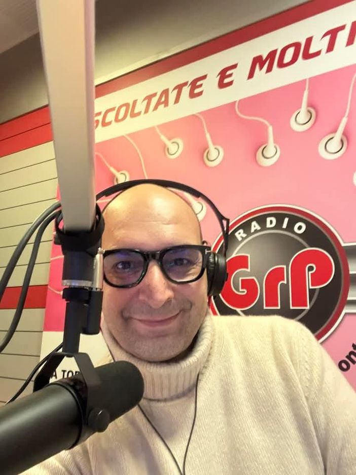 Dalle 15 alle 19, musica, notizie, sport e collegamenti Dalle 15 alle 19, musica, notizie, sport e collegamenti